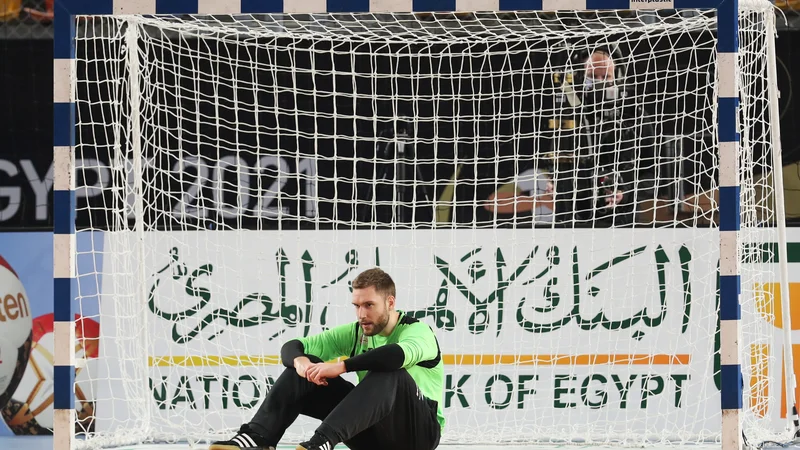 Fotografija: Klemen Ferlin je bil z 18 obrambami tragični junak odločilne tekme. FOTO: Mohamed Abd El Ghany/Reuters