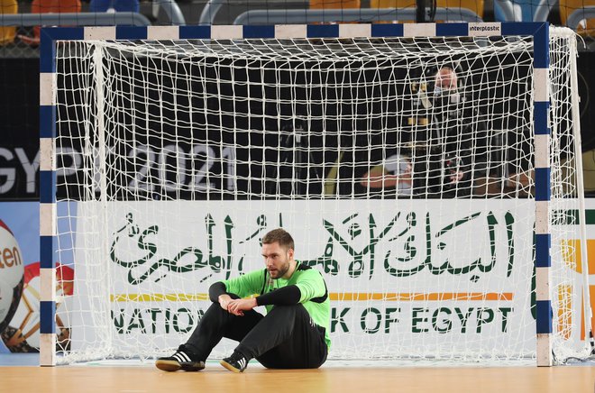 Klemen Ferlin je bil z 18 obrambami tragični junak odločilne tekme. FOTO: Mohamed Abd El Ghany/Reuters