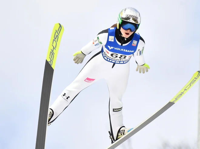Nika Križnar je nova vodilna v svetovnem pokalu. FOTO: Barbara Gindl/AFP