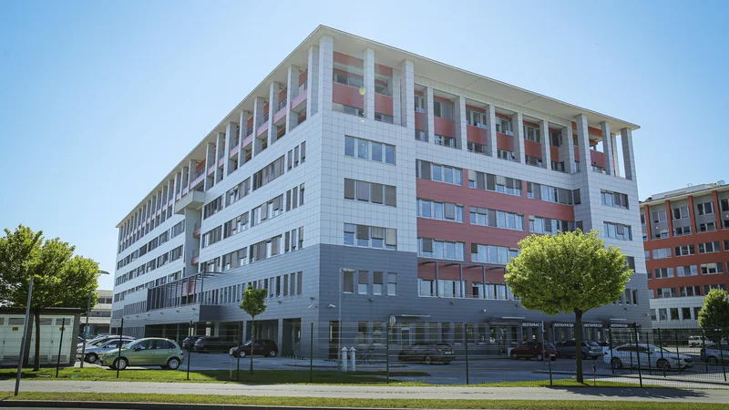 Fotografija: Nacionalni preiskovalni urad je že od samega začetka v zobeh politike. FOTO: Jože Suhadolnik/Delo