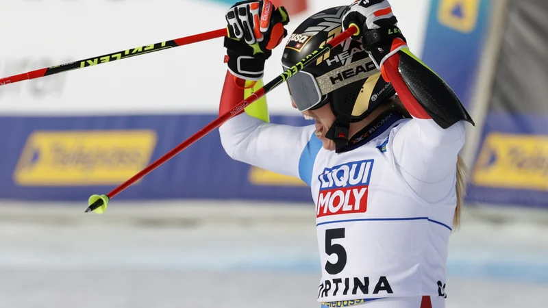 Fotografija: Lara Gut Behrami se je veselila druge zmage na SP. FOTO: Leonhard Foeger/Reuters