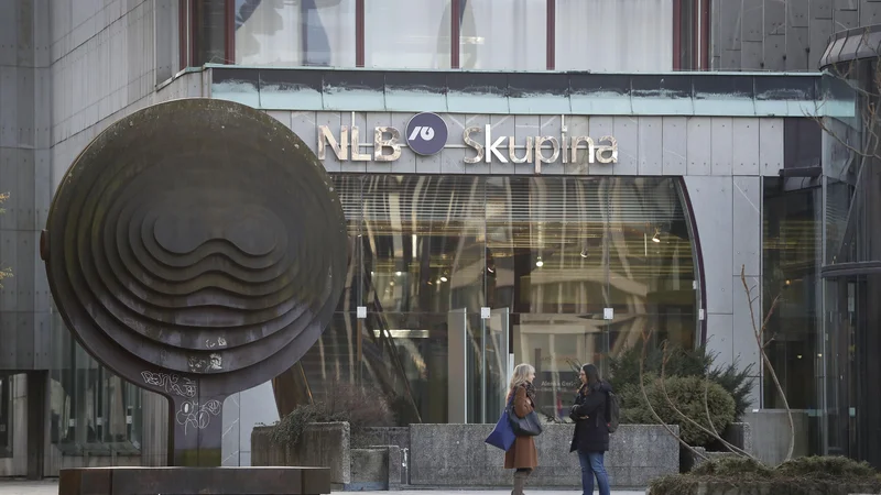 Fotografija: Rast dobička je posledica vključitve srbske Komercijalne banke v skupino, zaradi česar je NLB naredila popravek vrednosti premoženja. FOTO Leon Vidic/Delo