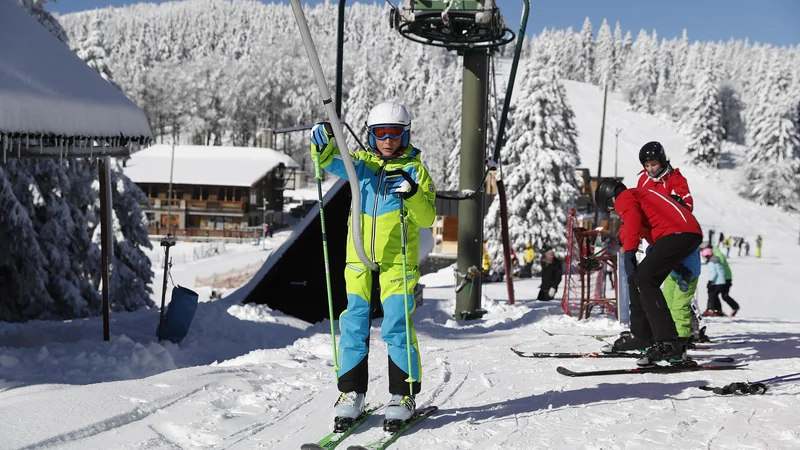 Fotografija: Začetek zimskih počitnic na Kopah. FOTO: Leon Vidic/Delo