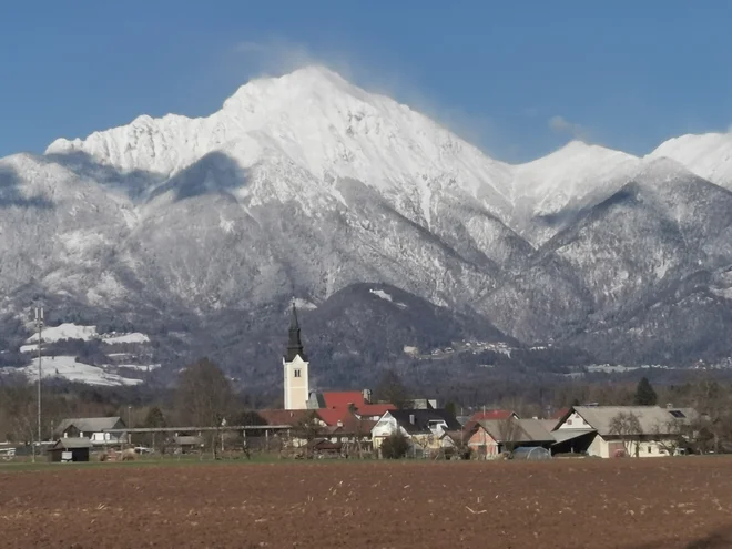 Na območju&nbsp;2132 metrov visokega Storžiča&nbsp;na zahodnem delu Kamniško-Savinjskih Alp sta snežna plazova minulo soboto povzročila tri smrti. FOTO: Špela Javornik/Delo