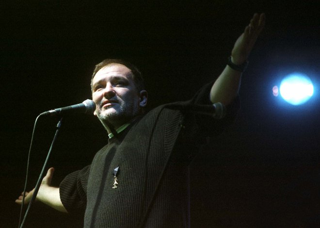 Bil je prvi srbski glasbenik, ki se je po vojni v Bosni in Hercegovini predstavil v sarajevski Skenderiji. FOTO:  Damir Sagolj/Reuters