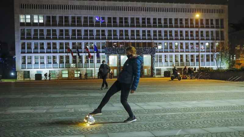 Petkov protest danes ni bil protestni shod, pač pa izvajanje športnih aktivnosti. FOTO: Jože Suhadolnik/Delo