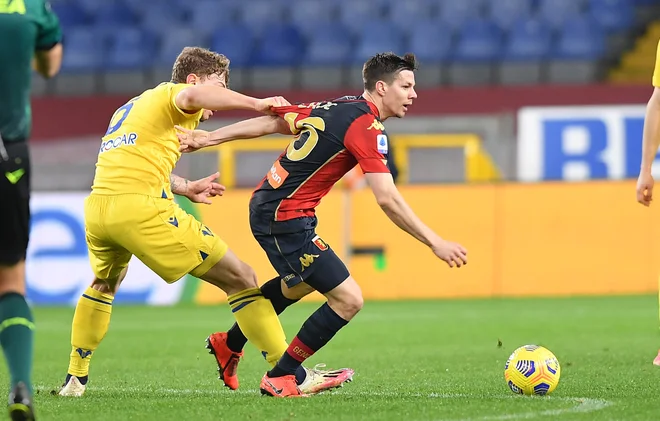 Miha Zajc je za Genoo igral v prvem polčasu. FOTO: Genoa CFC/Facebook<br />