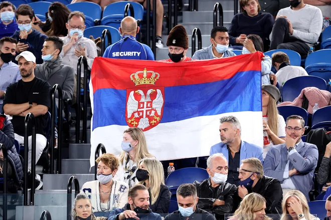 Večina navijačev je bila na strani Srba. FOTO: David Gray/AFP
