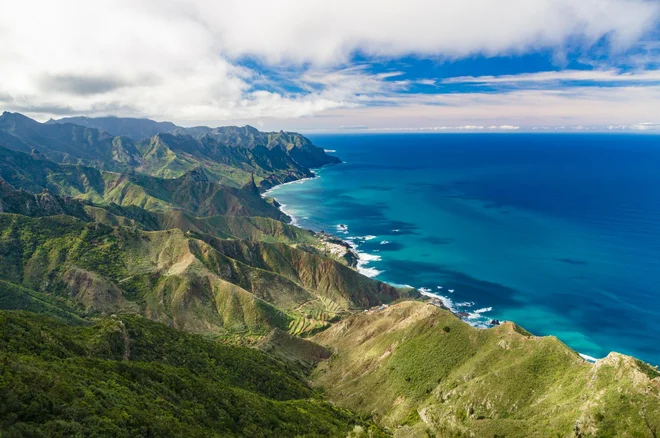 V nedeljo zjutraj je z letališča Brnik na otok Tenerife poletelo prvo letošnje čartersko letalo v organizaciji turistične agencije Palma. Na njem je bilo 160 potnikov.<br />
FOTO: Shutterstock