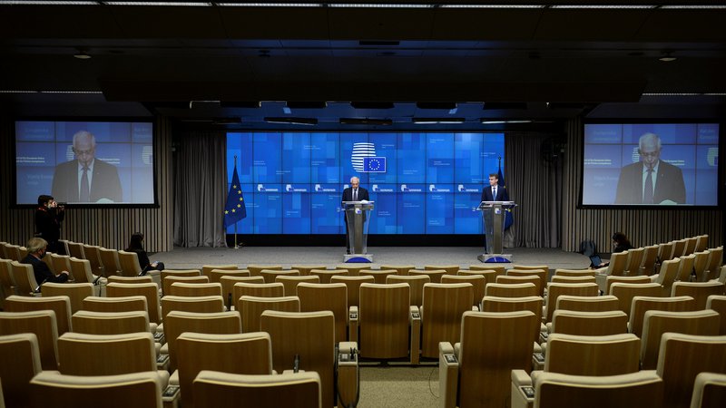 Fotografija: Zasedanje zunanjih ministrov EU so spremljali črnogledi toni o prihodnjih odnosih z Moskvo. FOTO: Johanna Geron/Reuters