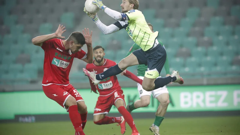 Fotografija: Olimpija v Kidričevem, kjer je že večkrat nasedla, ni izgubila, a tudi točka ni tisto, kar si je želela. FOTO: Uroš Hočevar/Delo