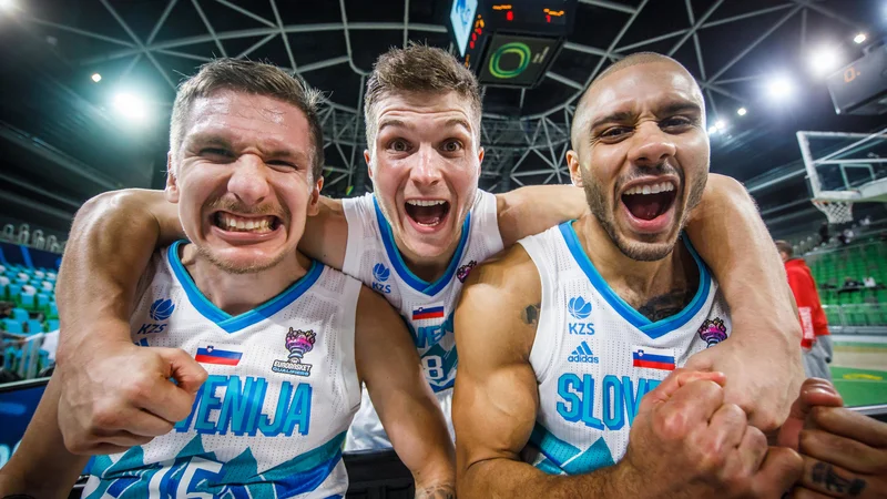Gregor Hrovat, Edo Murić in Jordan Morgan (z leve) lahko zdaj mirno pričakujejo žrebanje skupin za EP. FOTO: FIBA