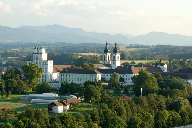 Samostan Kremsmünster s sedemnadstropnim naravoslovnim muzejem, ki je bil zgrajen okoli leta 1750 kot astronomska opazovalnica. FOTO: promocijsko gradivo