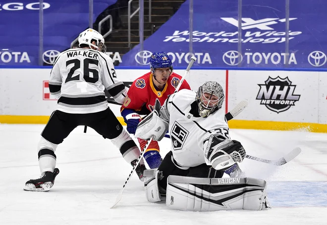 Vratar Los Angeles Kings Jonathan Quick je pri zanesljivi zmagi še 54. v karieri v NHL ohranil mrežo nedotaknjeno. FOTO: Jeff Curry/Usa Today Sports