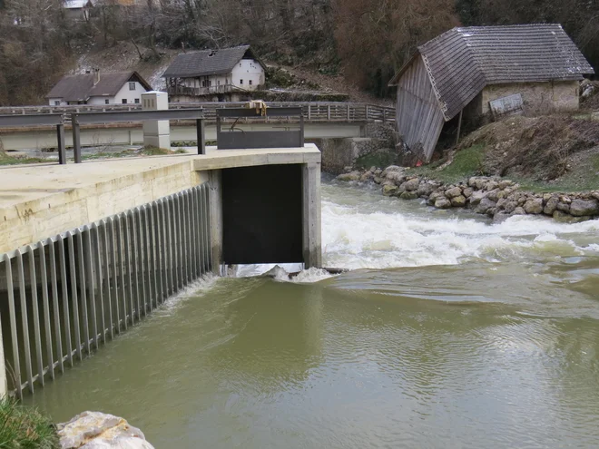Za postavitev MHE na območju Nature 2000 je podjetje Kenir pridobilo vsa ustrezna soglasja. FOTO: Bojan Rajšek/Delo