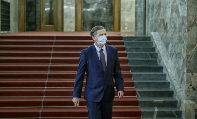 Tako Karl Erjavec kot poslanska skupina naj bi naredili korak nazaj. FOTO: Blaž Samec/Delo