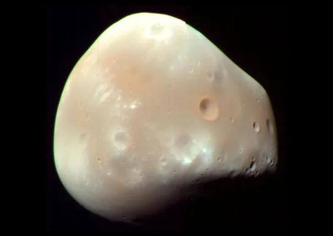 Deimos FOTO: NASA/JPL/University of Arizona 