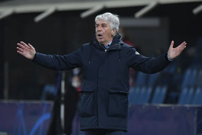 Trener Atalante Gian Piero Gasperini ni skrival nezadovoljstva nad sojenjem Nemca Tobiasa Stielerja. FOTO: Alberto Lingria/Reuters