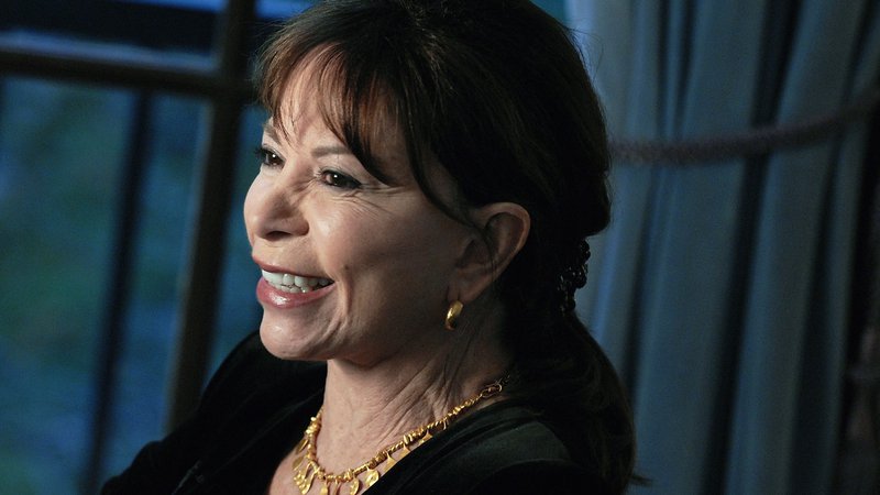 Fotografija: Isabel Allende je najbolj brana špansko pišoča pisateljica na svetu. FOTO: Jonathan Ernst/Reuters
