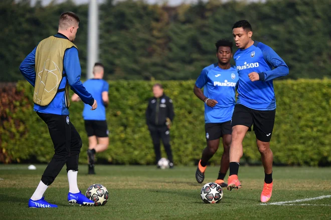 Josip Iličić (levo) in vse boljši kolumbijski as Luis Muriel (desno) se dobro ujameta na treningih, na tekmah še ne. FOTO: Miguel Medina/AFP
