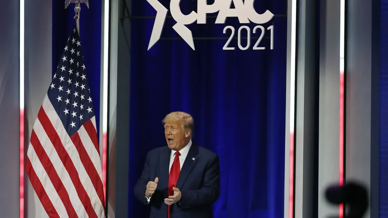 Fotografija: Donald Trump med svojim prvim nastopom po odhodu iz Bele hiše. Foto Joe Skipper/Reuters