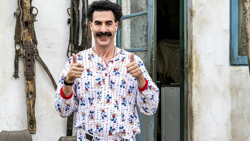 Fotografija: Bo Borat po ponovni osvojitvi Amerike osvojil tudi zlate globuse? Foto Amazon Studios