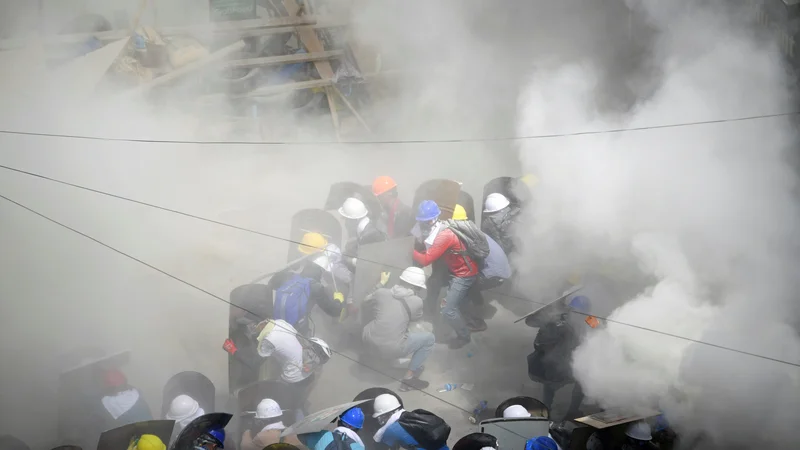 Fotografija: Na nedeljskih protestih po vsej državi je bilo ubitih najmanj 18 ljudi. FOTO: Stringer/Reuters