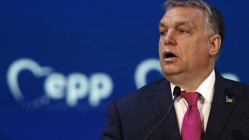 Fotografija: Šef stranke Fidesz Viktor Orbán si je nakopal jezo poslanske skupine EPP. Foto Darrin Zammit Lupi/Reuters