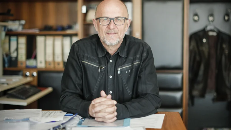 Fotografija: Gregor Pečan: Model C pomeni, da se bo polovica učencev od 6. do 9. razreda izobraževala v šoli, druga polovica pa doma. Naslednji teden se pa zamenjajo, učenci prvih petih razredov pa so ves čas v šoli. FOTO: Uroš Hočevar