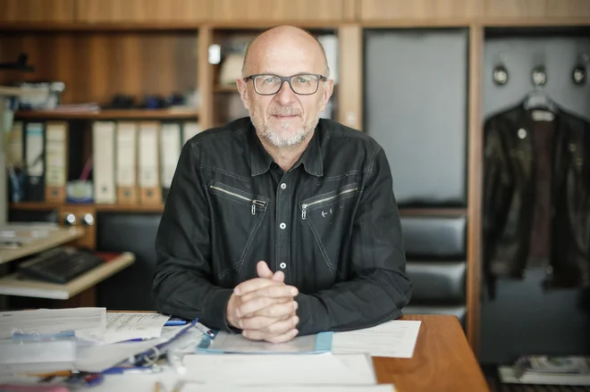 Gregor Pečan: Model C pomeni, da se bo polovica učencev od 6. do 9. razreda izobraževala v šoli, druga polovica pa doma. Naslednji teden se pa zamenjajo, učenci prvih petih razredov pa so ves čas v šoli. FOTO: Uroš Hočevar