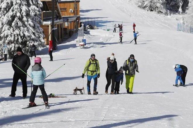 Na Kopah čutijo primanjkljaj zlasti zato, ker ni stacionarnih gostov.<br />
FOTO: Leon Vidic/Delo