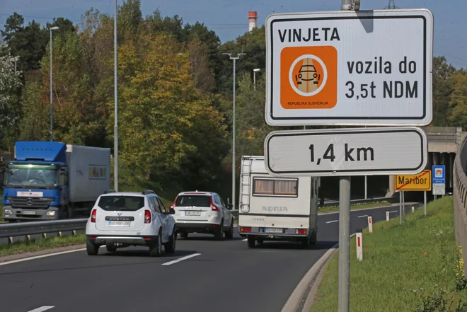 Državna revizijska komisija bo odločala o razpisu za e-vinjete, na njeno odločitev pa bi lahko vlagatelji vložili tožbo na upravno sodišče.&nbsp;FOTO: Tadej Regent/Delo