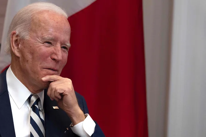 Demokratski predsednik Joe Biden je s svojimi prvimi sankcijami kaznoval Rusijo. Foto Jim Watson/Afp