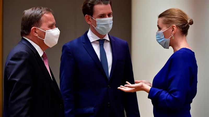 Fotografija: Švedski premier Stefan Löfven, avstrijski kancler Sebastian Kurz in danska premieka Mette Frederiksen med enim od lanskih vrhov EU v Bruslju. Foto: Reuters/John Thys