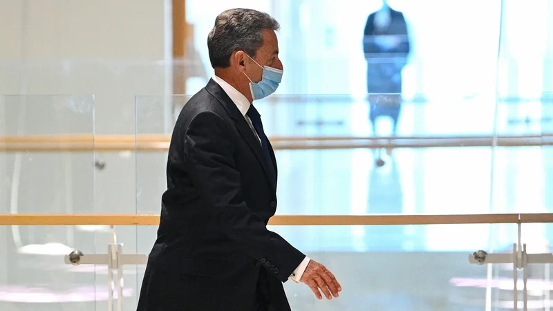 Fotografija: Nekdanji predsednik Nicolas Sarkozy se sooča s številnimi aferami.
FOTO: Anne-Christine Poujoulat/Afp