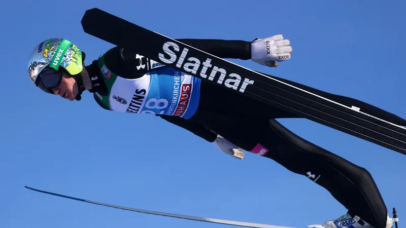 Fotografija: Cene Prevc je bil najbolj prepričljiv na današnjem treningu. FOTO: Kai Pfaffenbach/Reuters