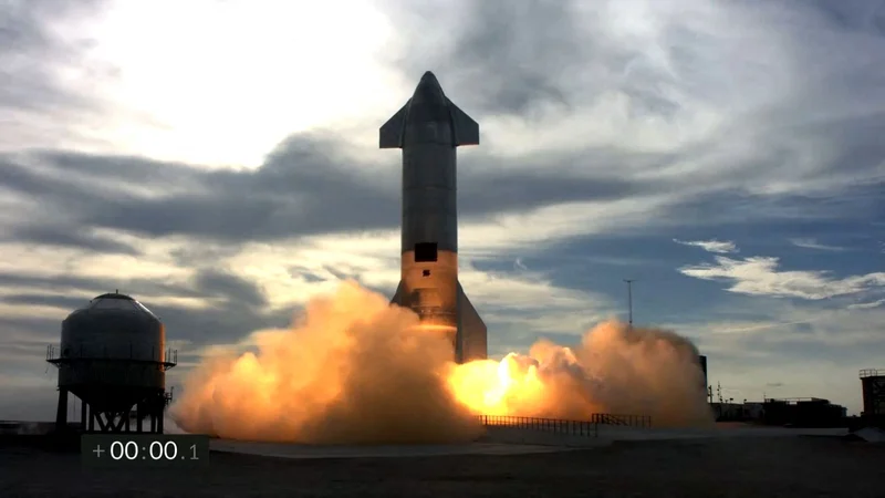 Fotografija: SN10 je poletel deset kilometrov visoko. FOTO: Spacex/Jose Romero/AFP