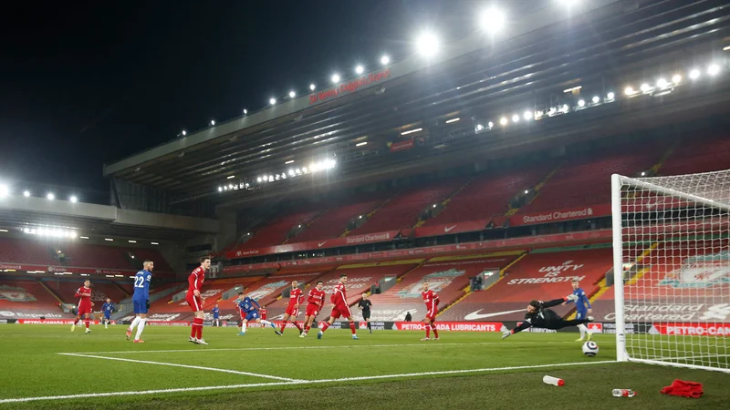 Fotografija: Na Anfieldu je zmagovalca odločil 22-letni vezist Mason Mount. FOTO: Phil Noble/AFP