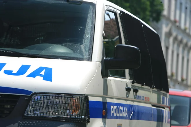 Na vzhodu Slovenije se je zgodila prometna nesreča s smrtnim izidom. FOTO: Uroš Hočevar/Delo
