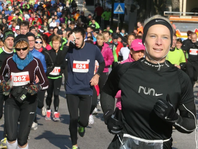 Kraški maraton v Sežani pred desetimi leti. FOTO: Ljubo Vukelič/Delo