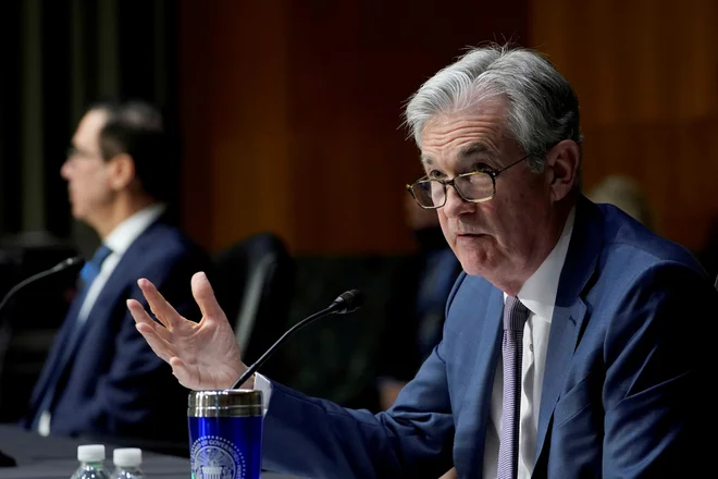 Predsednik ameriške centralne banke Jerome Powell meni, da ni še čas za spremembo denarne politike. FOTO: Susan Walsh/Reuters