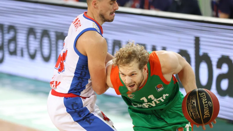 Fotografija: Jaka Blažič je bil 15. novembra lani prvi strelec dvoboja z Borcem; dosegel je 23 točk. FOTO: ABA