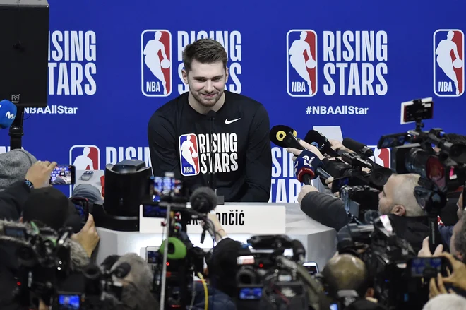 Luka Dončič je vselej deležen velike pozornosti. FOTO: Quinn Harris/USA Today Sports