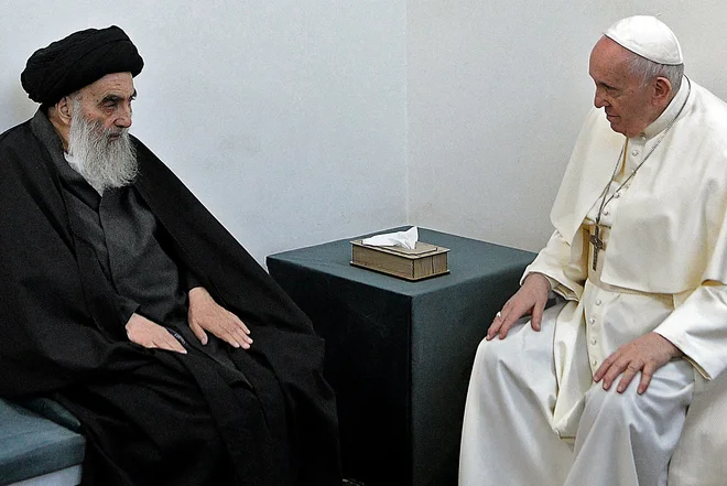 Papež na domu al Sistjanija. FOTO: Stringer Afp