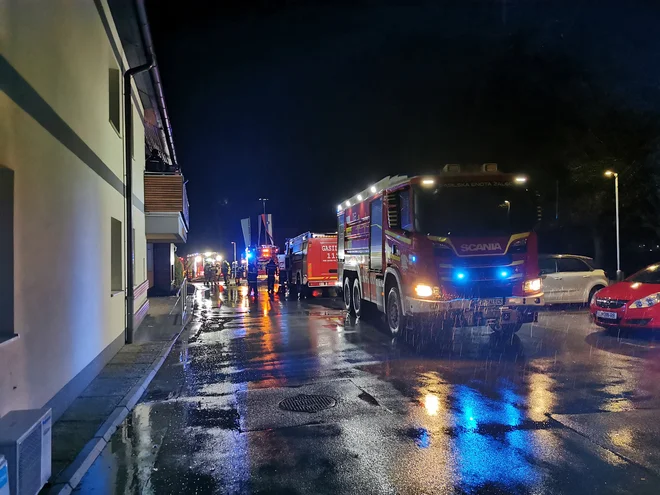 Na požarišču je ostala gasilska straža. FOTO: GZ Žalec