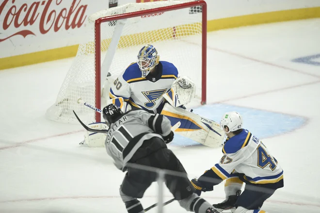 Izjemni Anže Kopitar je s tem golom začel povratek Kraljev, na koncu pa pri zmagi prispeval tri točke. FOTO: Kelvin Kuo/Usa Today Sports