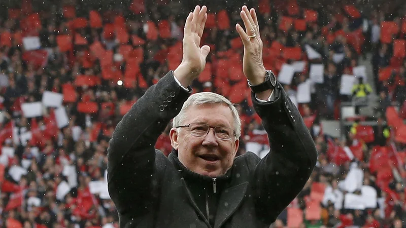 Fotografija: Sir Alex Ferguson je pred tremi leti prestal operacijo zaradi možganske krvavitve, ki bi bila skoraj usodna. FOTO: Phil Noble/Reuters