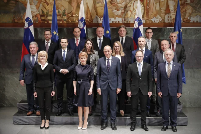 To soboto bo minilo leto dni, kar je zaprisegla tretja vlada Janeza Janše, vmes je prišlo do sprememb na vrhu ministrstev za kmetijstvo in zdravje.&nbsp; FOTO: Uroš Hočevar/Delo