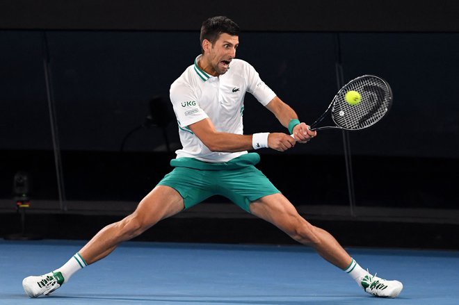 Novak Đoković med polfinalnim dvobojem v Avstraliji. FOTO: William West/AFP