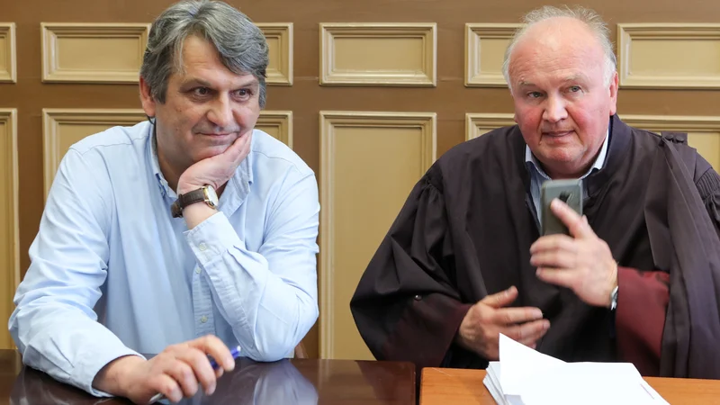 Fotografija: Zoran Miloševič z zagovornikom Milanom Krstićem. FOTO: Marko Feist/Slovenske novice